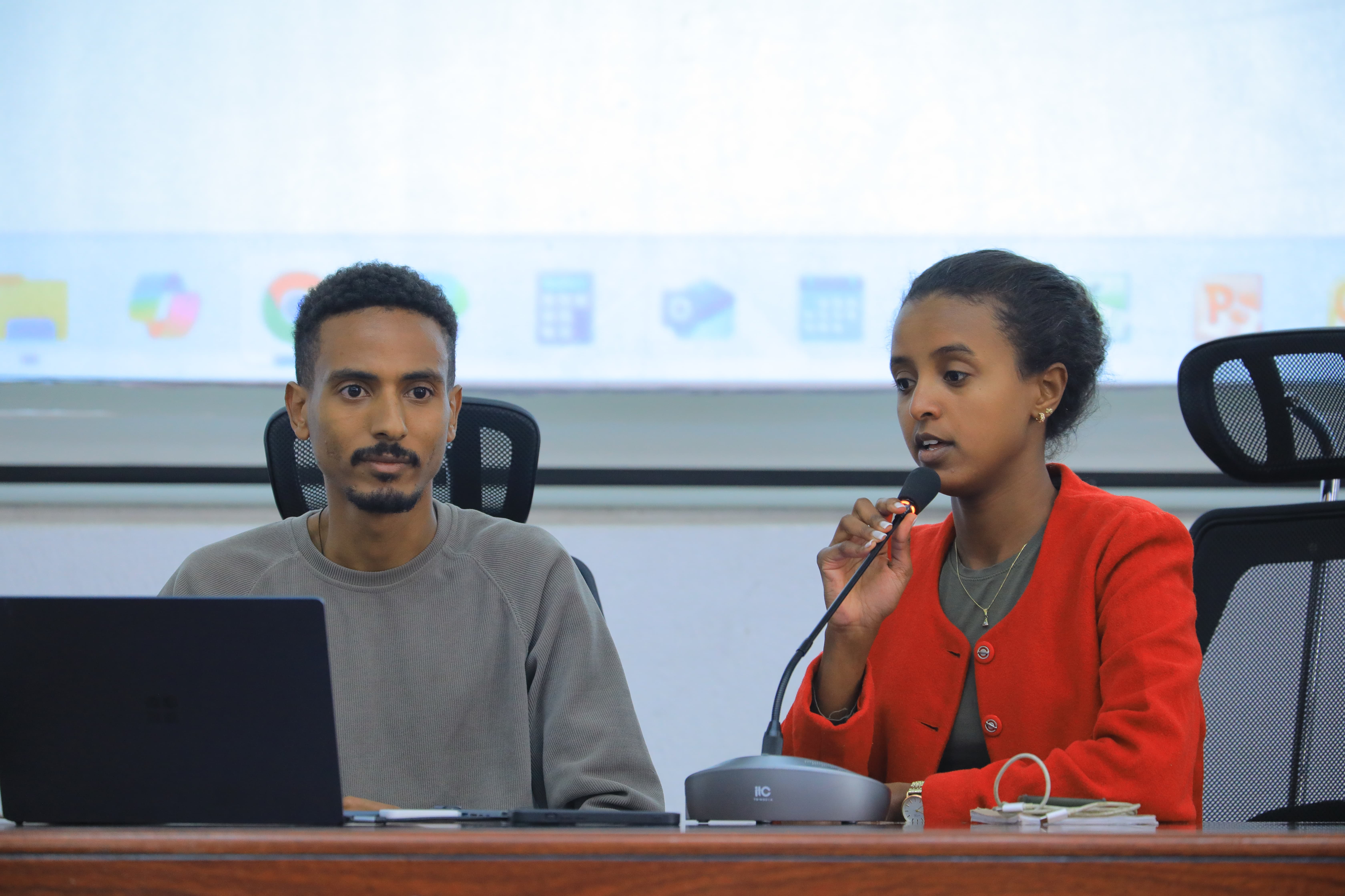 የኢኮኖሚ ድርጅቶች ቆጠራ ለመረጃ ሰብሳቢዎች ፈተና ለሚሰጠው ግብር ሀይል ኦረንቴሽንና ስምሪት ተሰጠ 2 1t8a9615