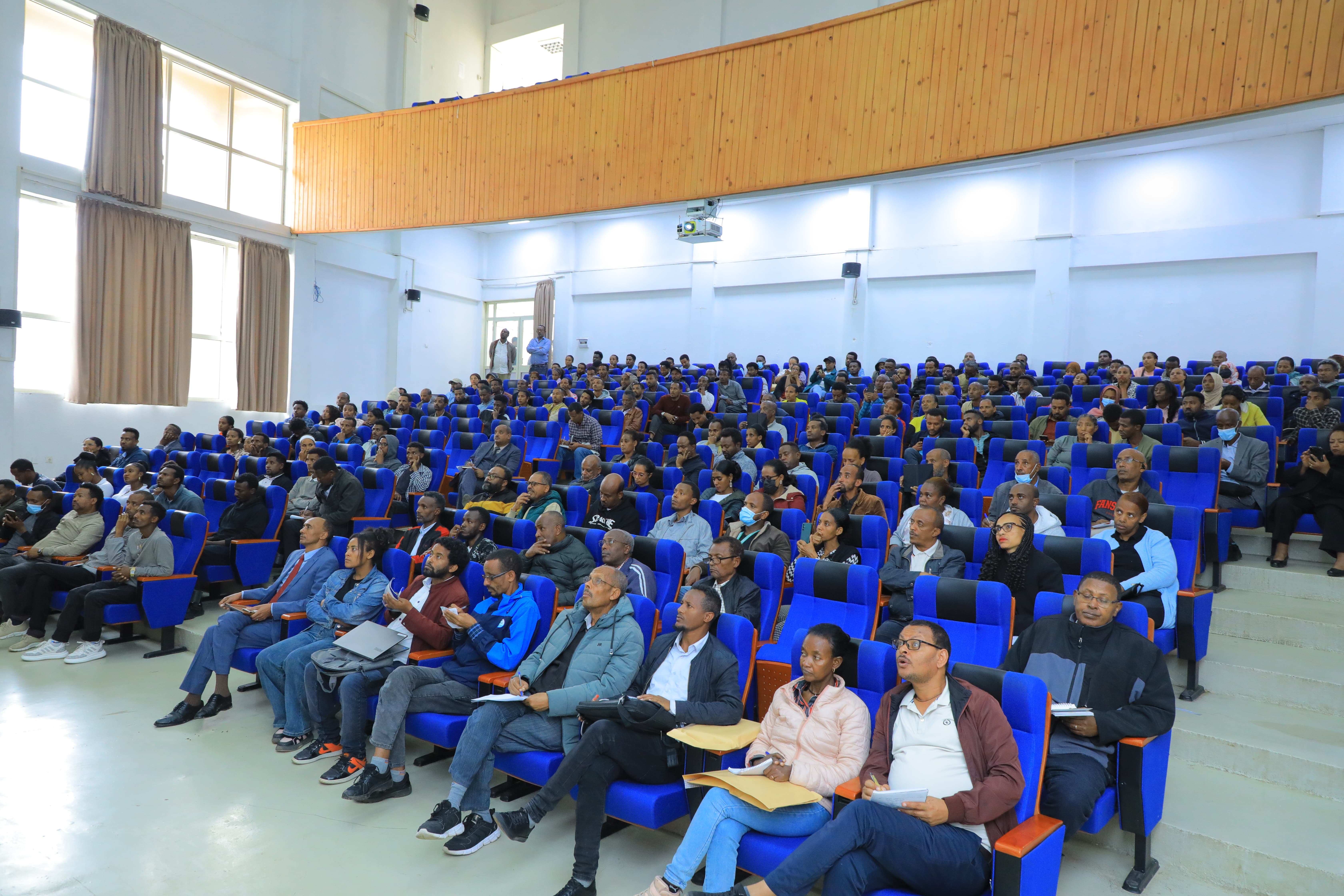 የኢኮኖሚ ድርጅቶች ቆጠራ ለመረጃ ሰብሳቢዎች ፈተና ለሚሰጠው ግብር ሀይል ኦረንቴሽንና ስምሪት ተሰጠ 4 1t8a9637