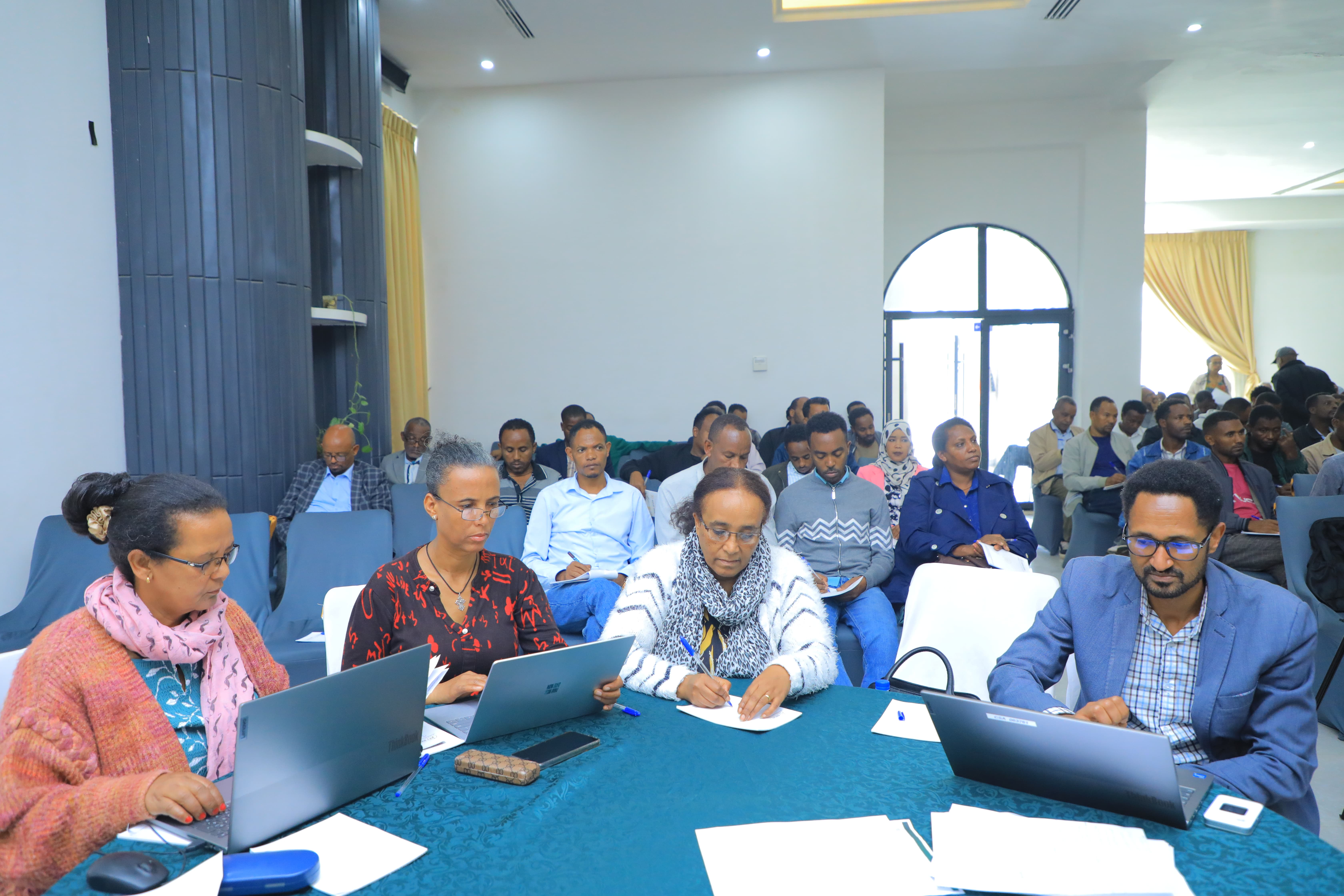 ለኢኮኖሚ ድርጅቶች ቆጠራ ለመስክ ስራ ፍሬሚንግ የሚያስፈልጉ አስተዳደራዊ መረጃ አቅርቦት ላይ ስልጠና ተሰጠ 4 1t8a9866