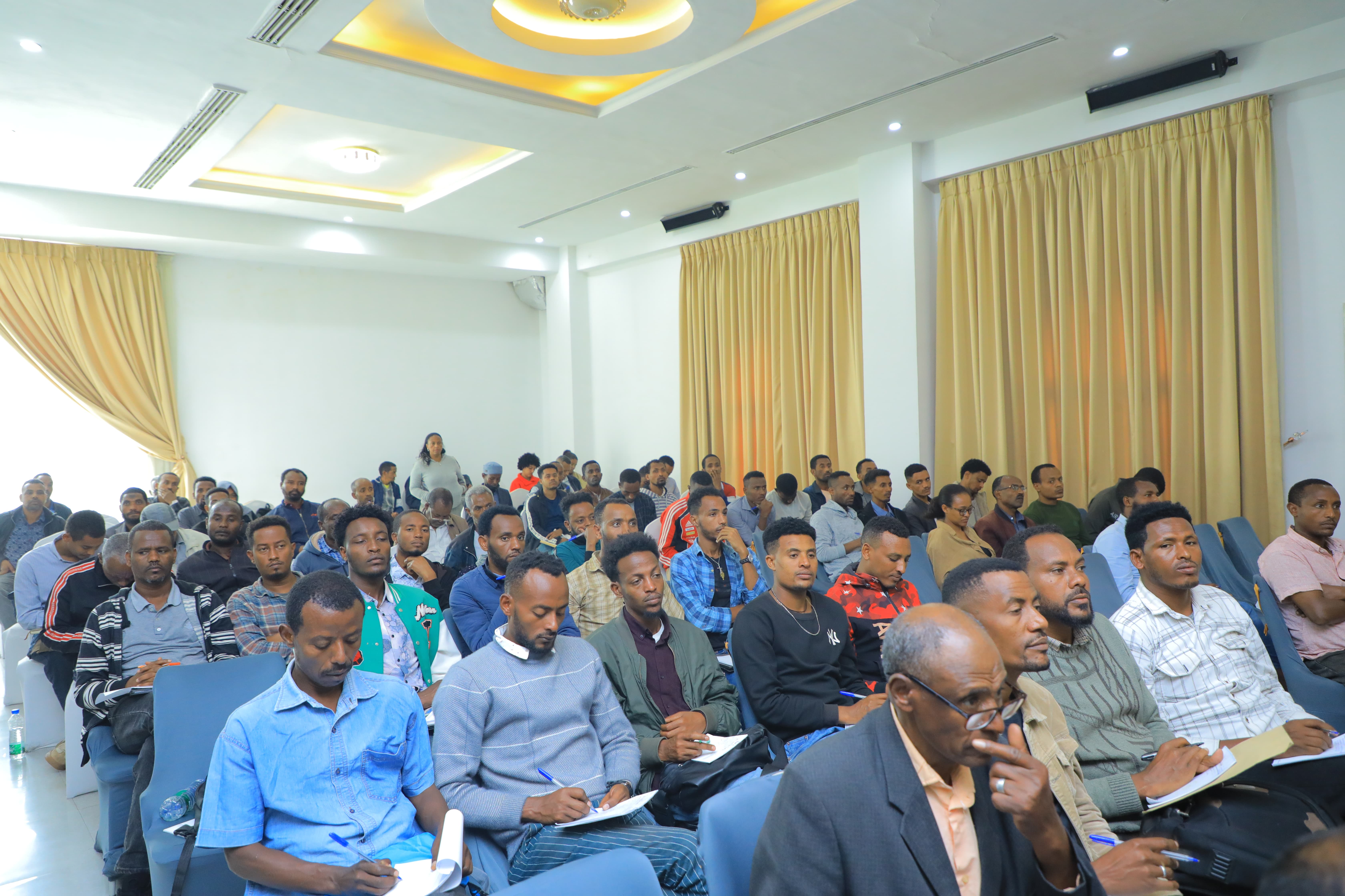 ለኢኮኖሚ ድርጅቶች ቆጠራ ለመስክ ስራ ፍሬሚንግ የሚያስፈልጉ አስተዳደራዊ መረጃ አቅርቦት ላይ ስልጠና ተሰጠ 5 1t8a9873