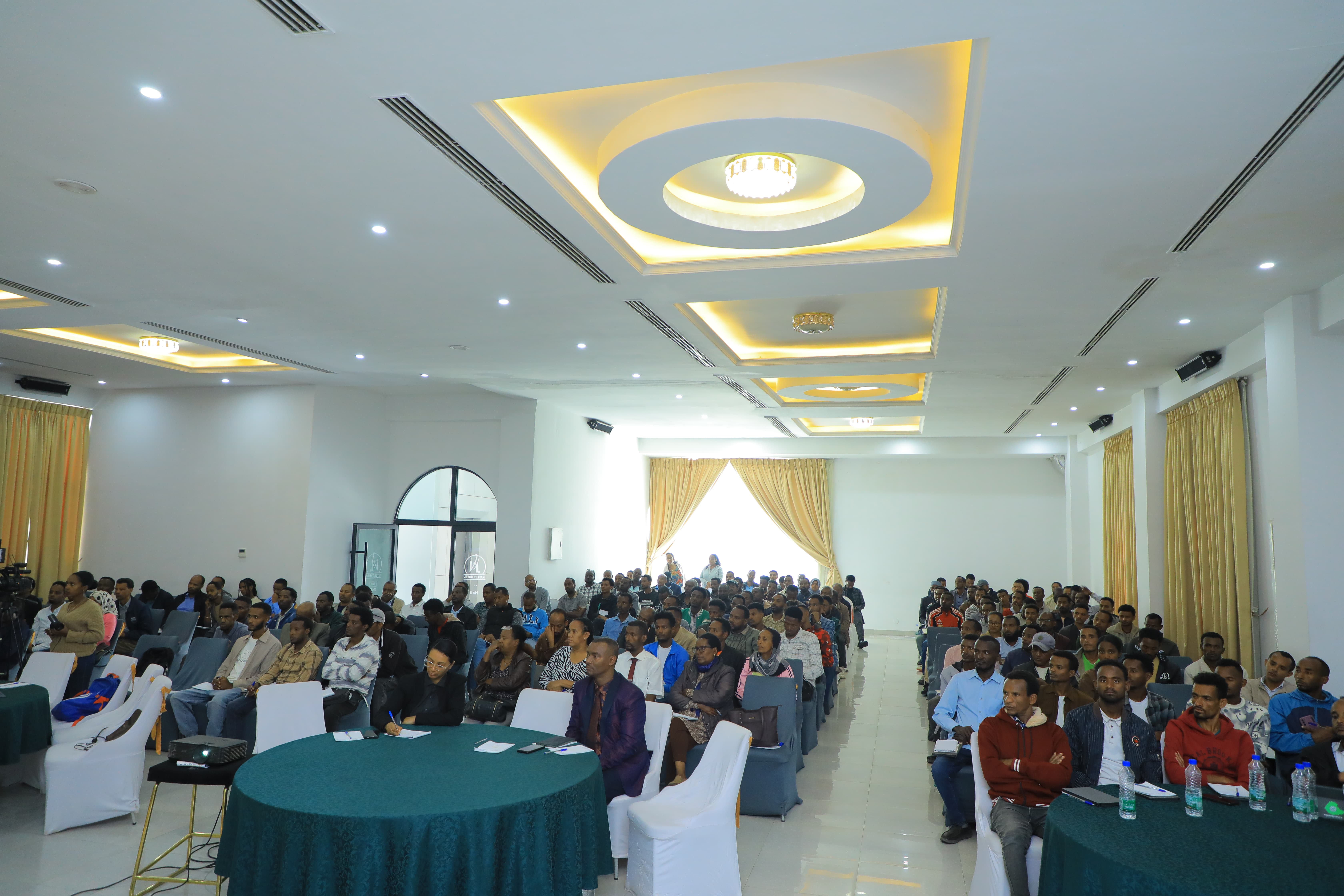 ለኢኮኖሚ ድርጅቶች ቆጠራ ለመስክ ስራ ፍሬሚንግ የሚያስፈልጉ አስተዳደራዊ መረጃ አቅርቦት ላይ ስልጠና ተሰጠ 7 1t8a9890