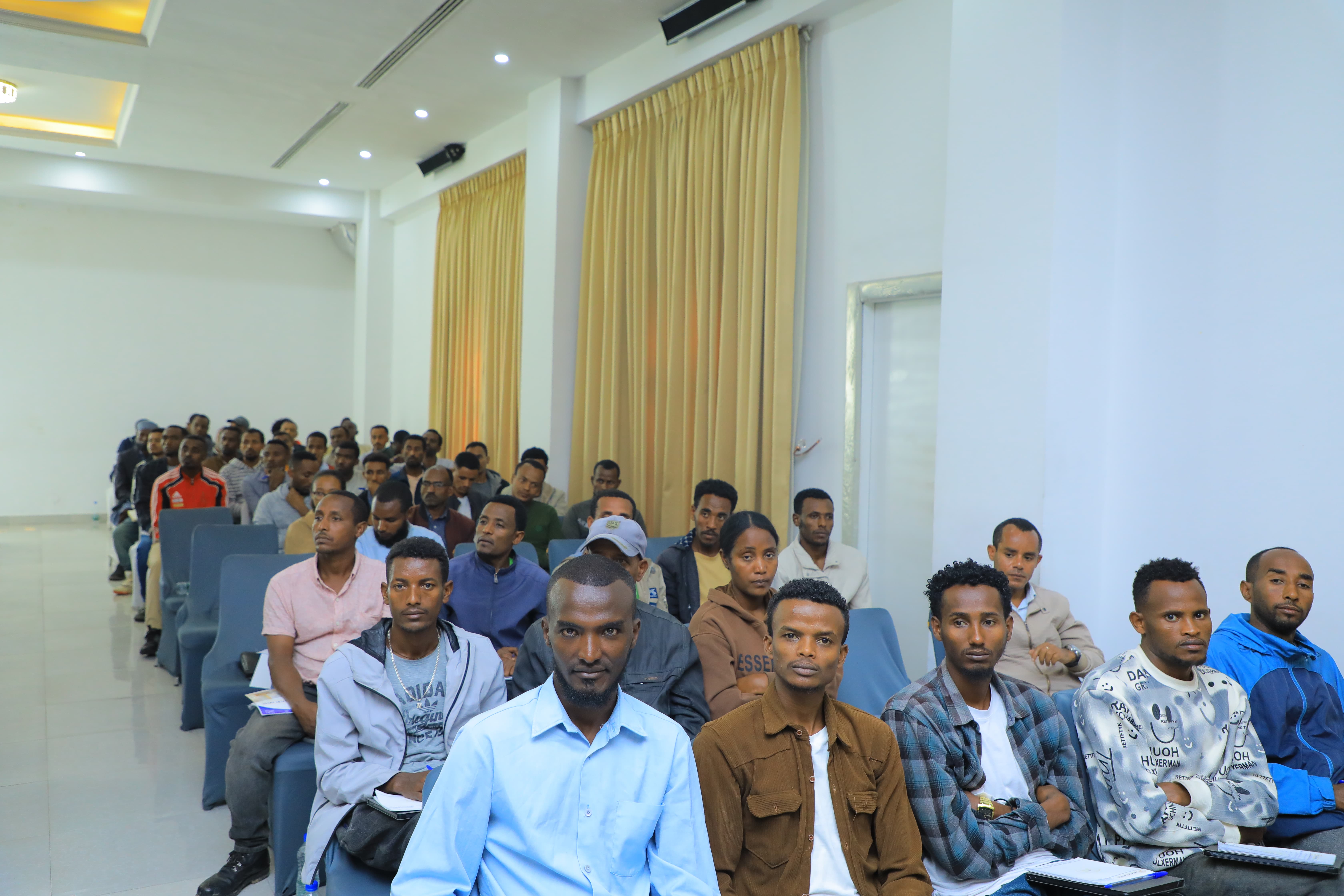 ለኢኮኖሚ ድርጅቶች ቆጠራ ለመስክ ስራ ፍሬሚንግ የሚያስፈልጉ አስተዳደራዊ መረጃ አቅርቦት ላይ ስልጠና ተሰጠ 6 1t8a9892