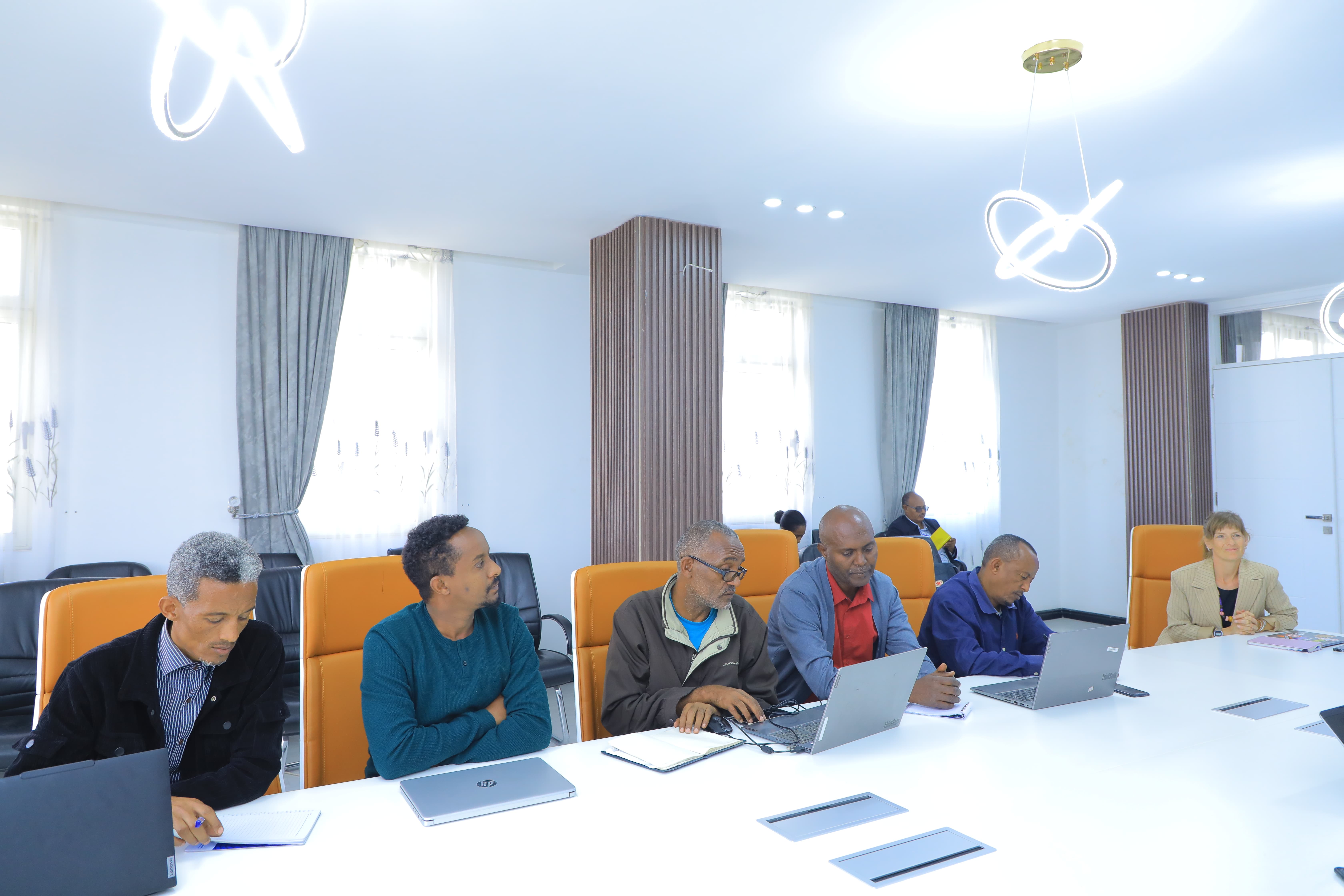 አስተዳደራዊ መረጃዎች ለኦፊሺያል ስታቲስቲክስ መረጃ ምንጭነት መጠቀም በሚያስችል ስነ-ዘዴ ላይ ስልጠና ተሰጠ 3 1t8a4620