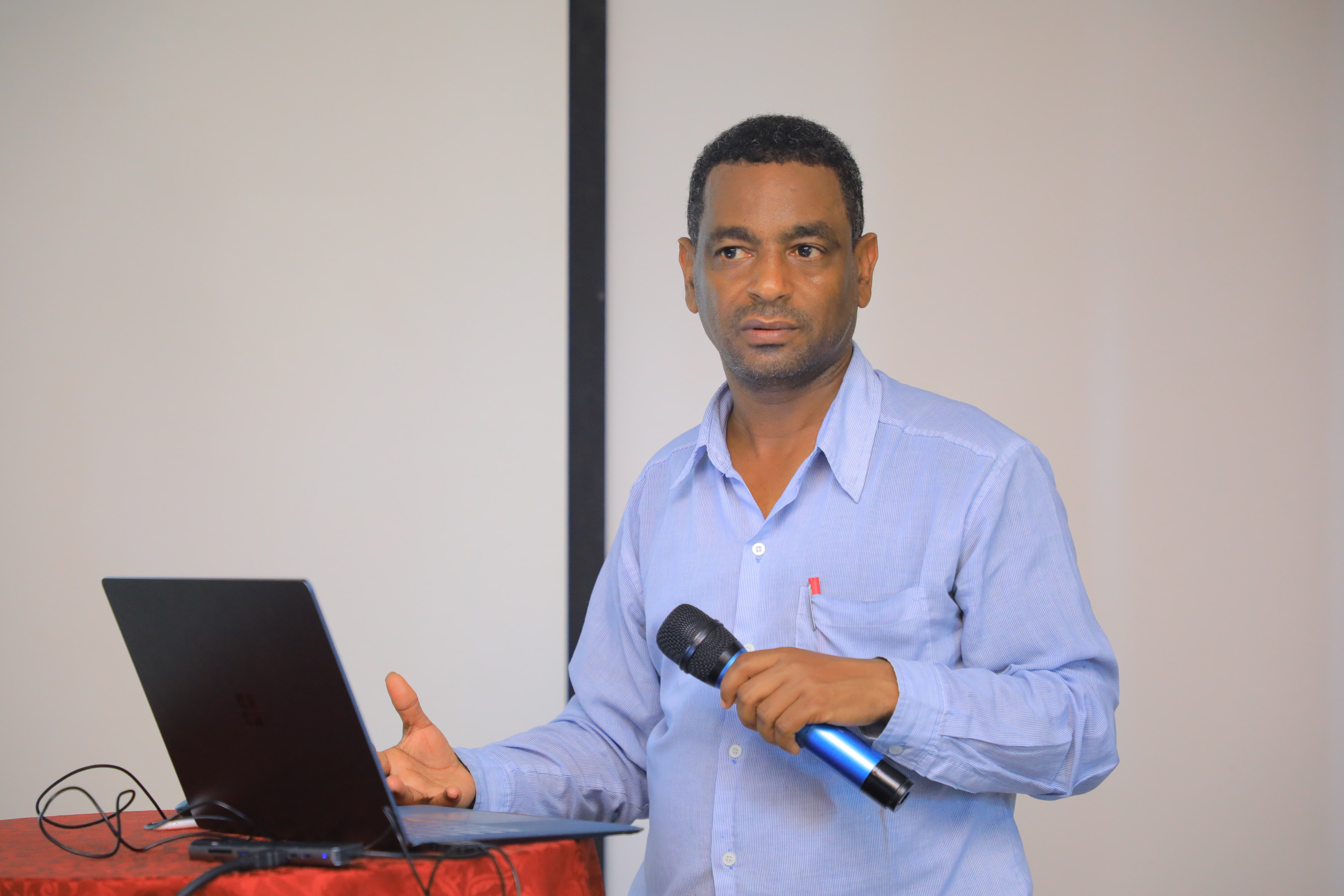 የአስተዳደራዊ መረጃዎች ጥራትና ተደራሽነትን ለማረጋገጥ የሚያስችል የግንዛቤ ማስጨበጫ ስልጠና እየተሰጠ ይገኛል 4 1t8a7787