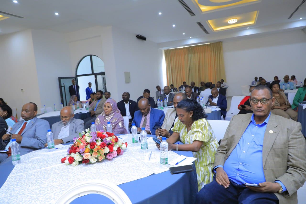 በመካከለኛ ዘመን (2016-2018 ዓ.ም) የስታቲስቲክስ ልማት ፕሮግራም ክንውን አፈፃፀም ላይ ውይይት ተካሄደ 7 photo 2026 01 25 18 12 26