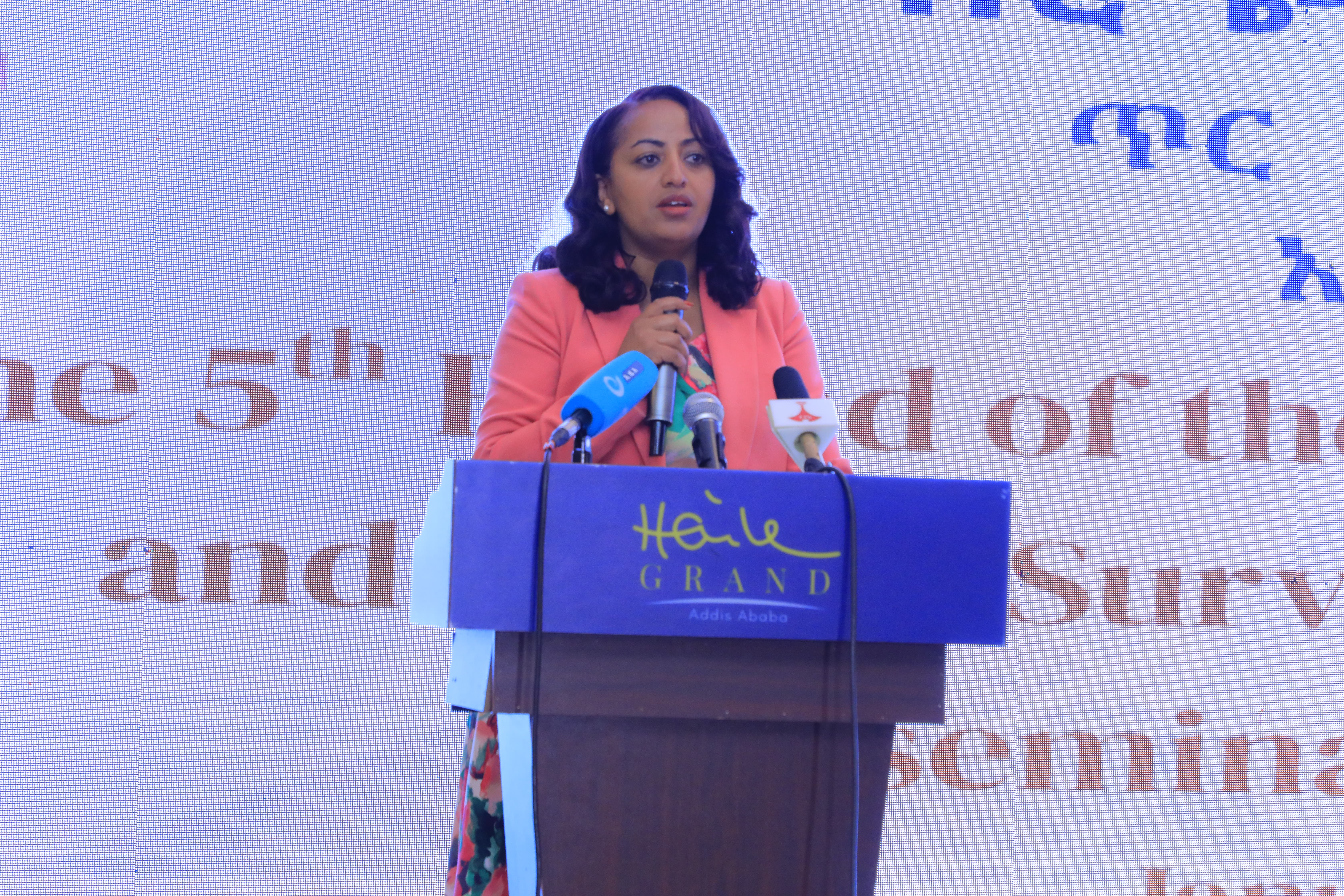 አምስተኛ ዙር የኢትዮጵያ ስነ-ህዝብና ጤና ጥናት የመጀመሪያ ደርጃ ሪፖርት ውጤት ለተጠቃሚዎች ይፋ ተደረገ 2 t8a8107