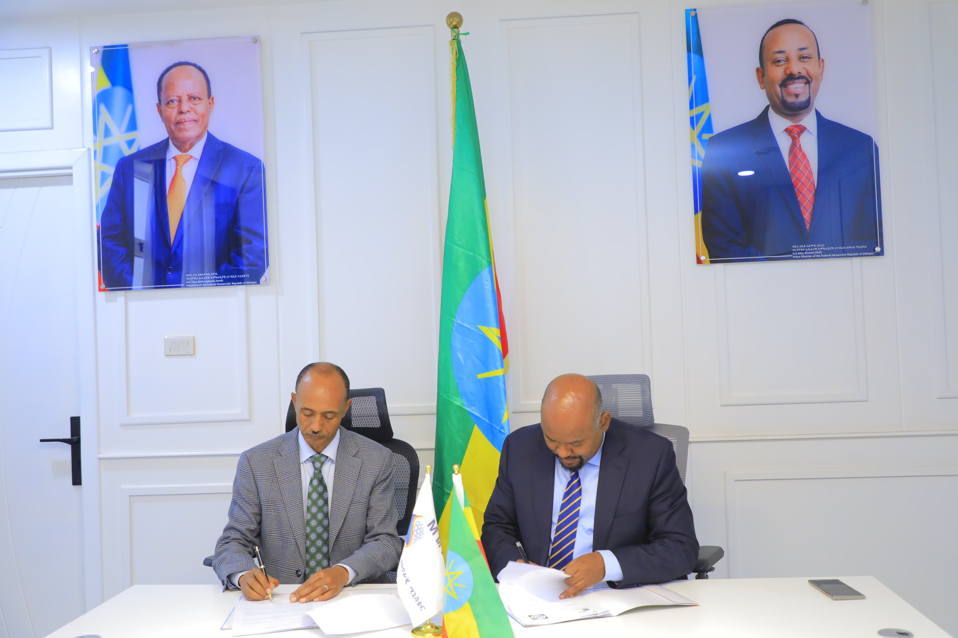 ተቋማቱ በጋራ ለመስራት የሚያስችል የመግባቢያ ስምምነት ተፈራረሙ 1 t8a3400