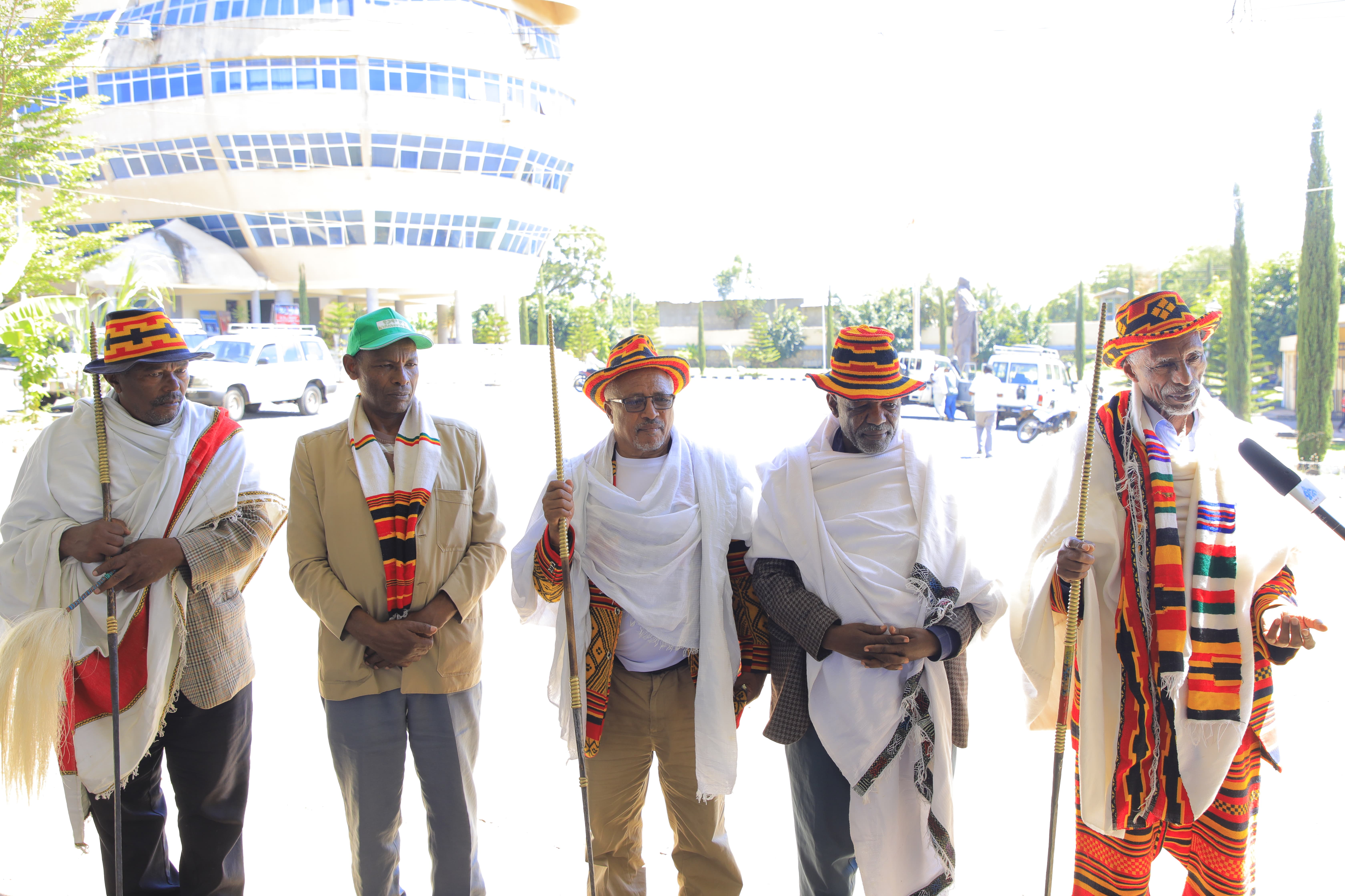 ተቋሙ በመሬት መንሸራተት ለተጎዱ ወገኖች የገንዘብ ድጋፍ አደረገ 7 a3a5919