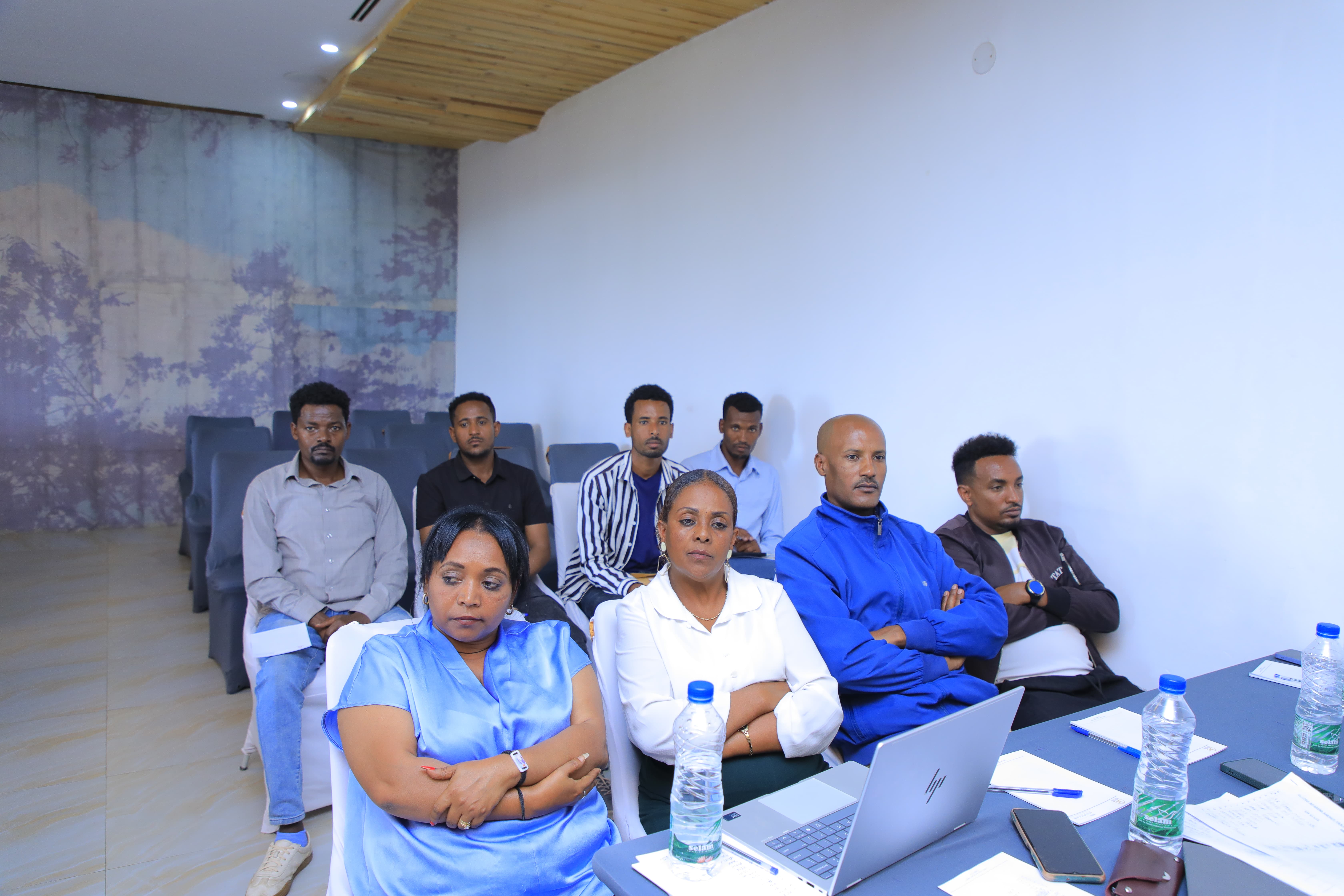 ተቋሙ እየተጠቀመባቸው በሚገኙ የዲጂታል ቴክኖሎጂ ስርዓቶች ላይ ለአይሲቲ ባለሙያዎች ስልጠና እየተሰጠ ይገኛል 4 a3a6062