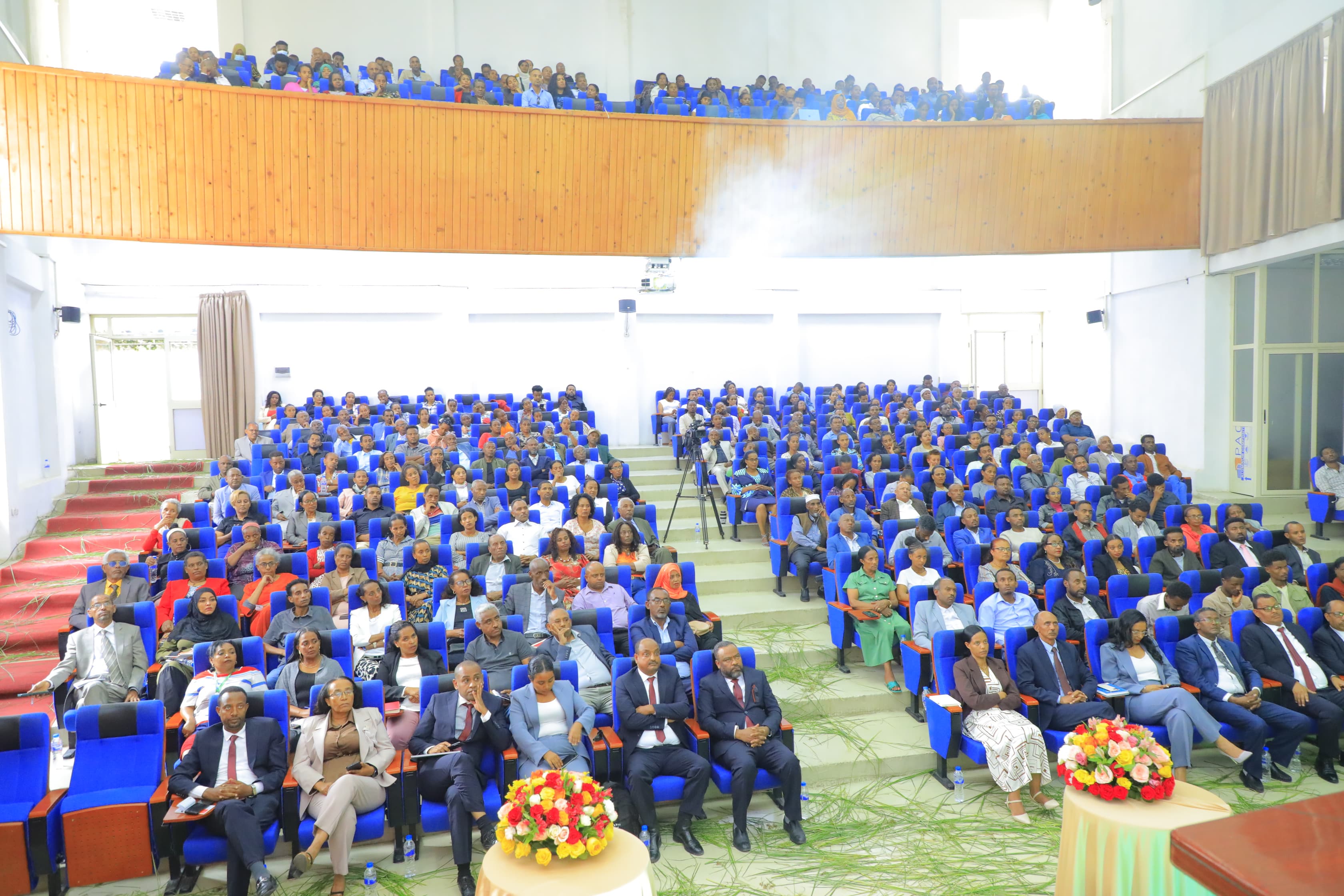 በተቋሙ የስራ አፈፃፀምና ቀጣይ የስራ አቅጣጫዎች ላይ ውይይት ተደረገ 3 t8a3511